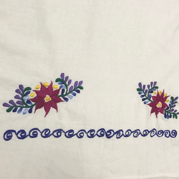 Gorgeous Vintage Mexican Embroidered Top - Picture 3 of 8